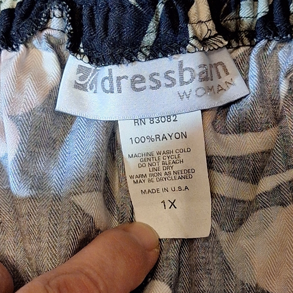 Dressbarn Floral Maxi Skirt in Black and Pink - Picture 4 of 8